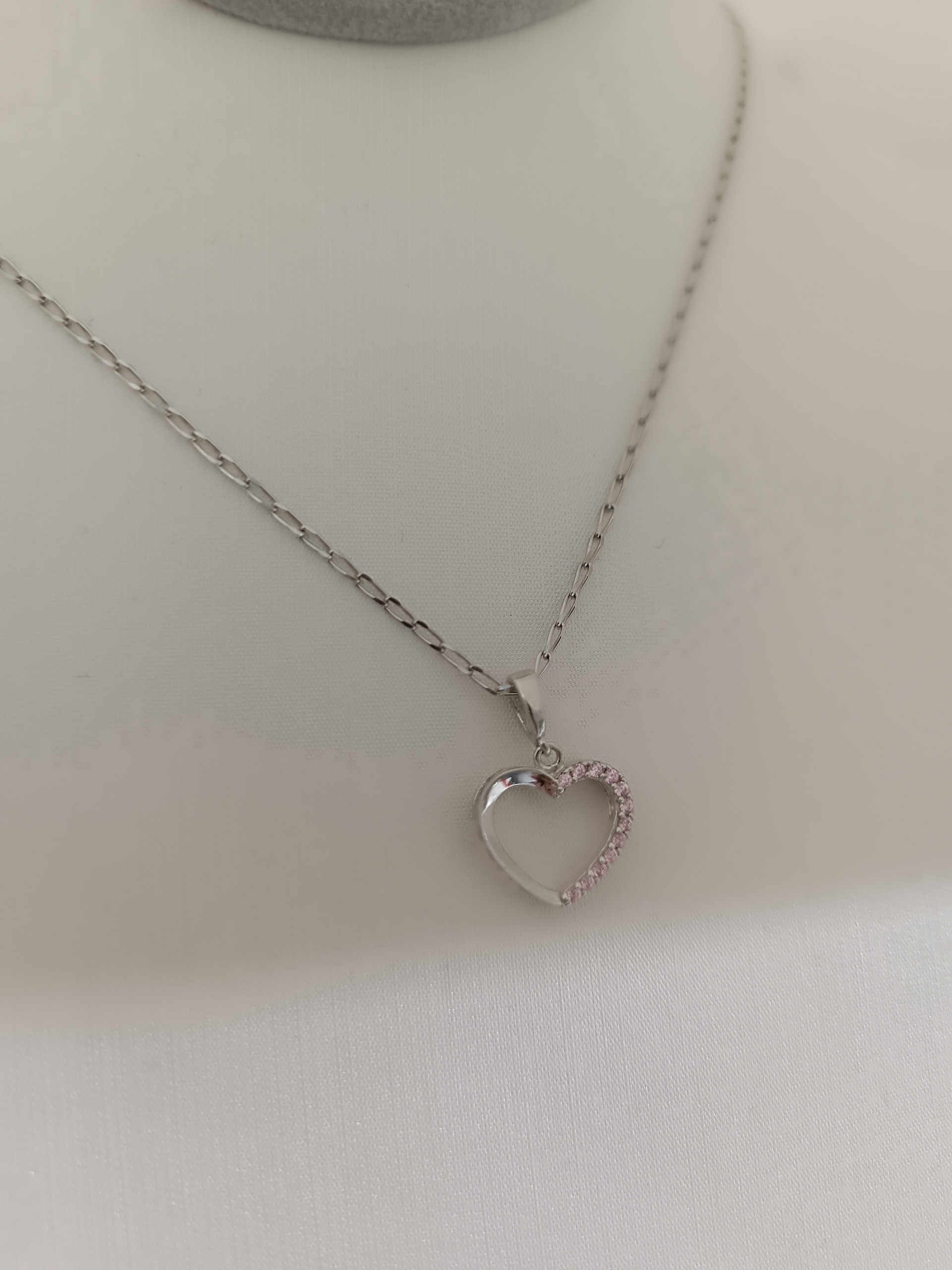 1770831614719 Silberne Halskette